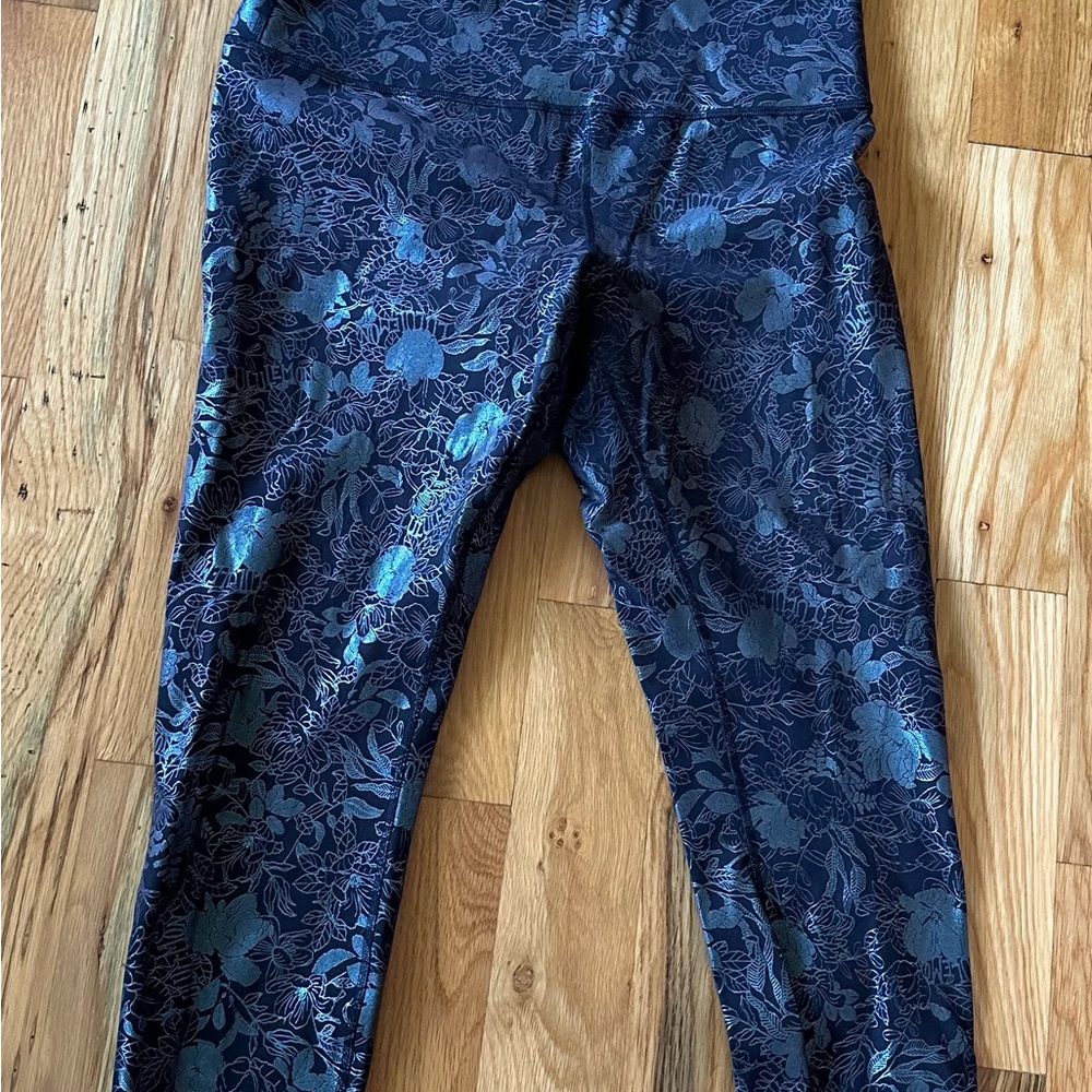 Lululemon Women’s Wunder Train Running Tight Black Silver Foil 25” - Size 14 EUC